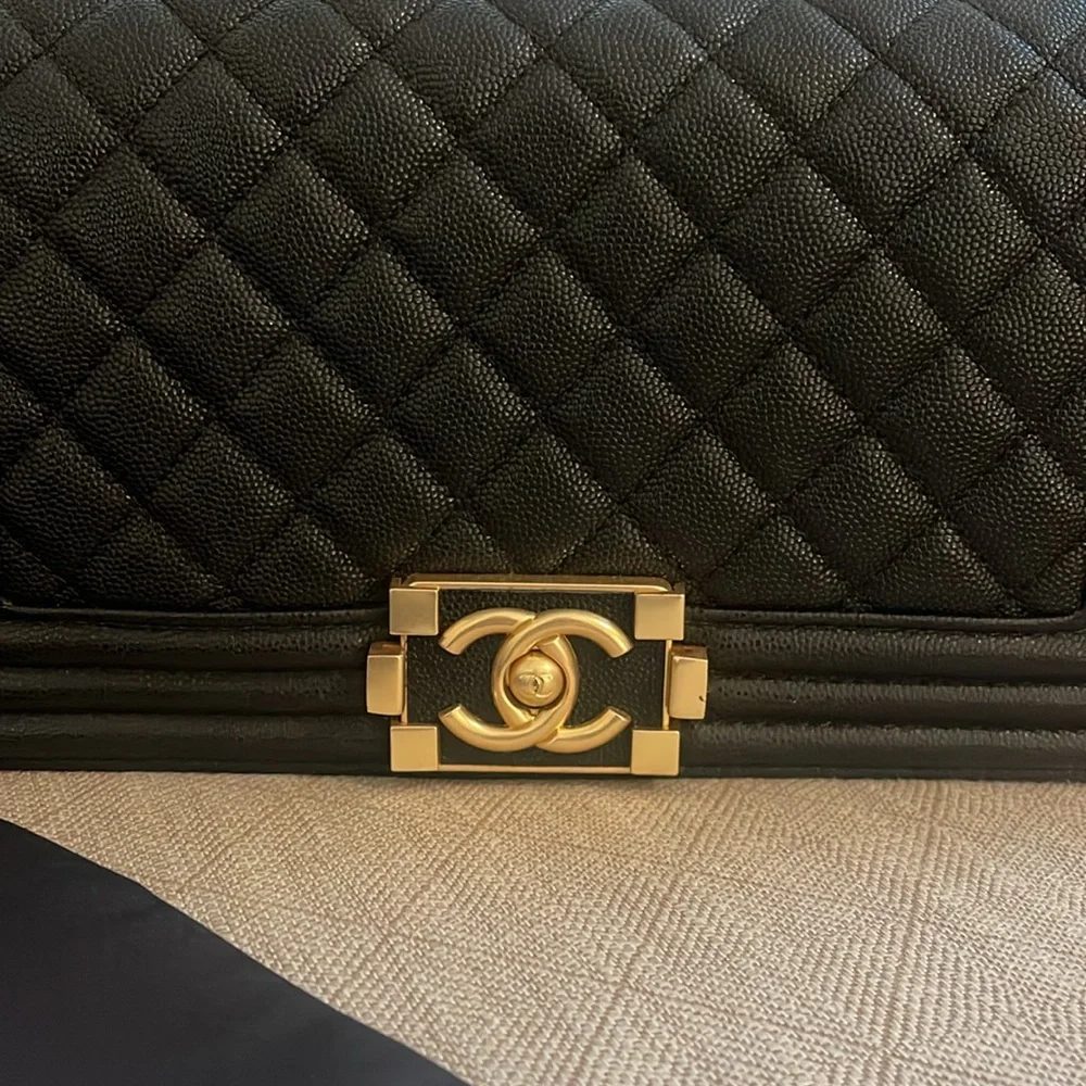 Chanel - Picture 3 of 7